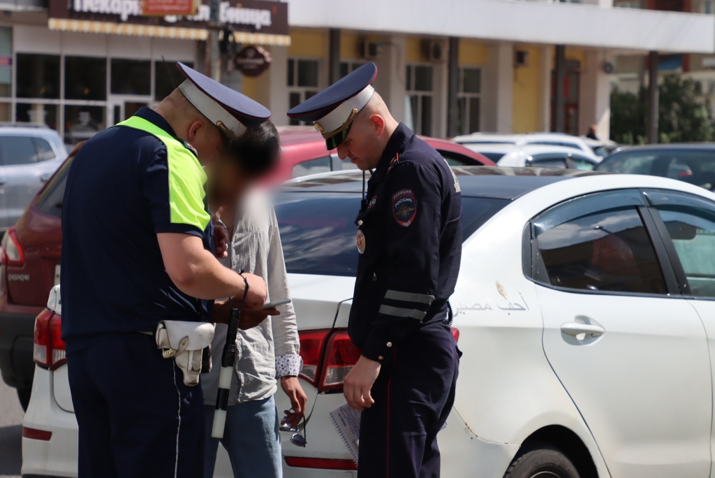 В Твери автоинспекторы еще раз проверили безопасность перевозок такси