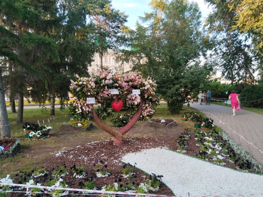 В Омске открылась выставка «Флора»