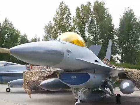 Не могут летать 2 из показанных ВСУ F-16, а другие имеют устаревшие ракеты