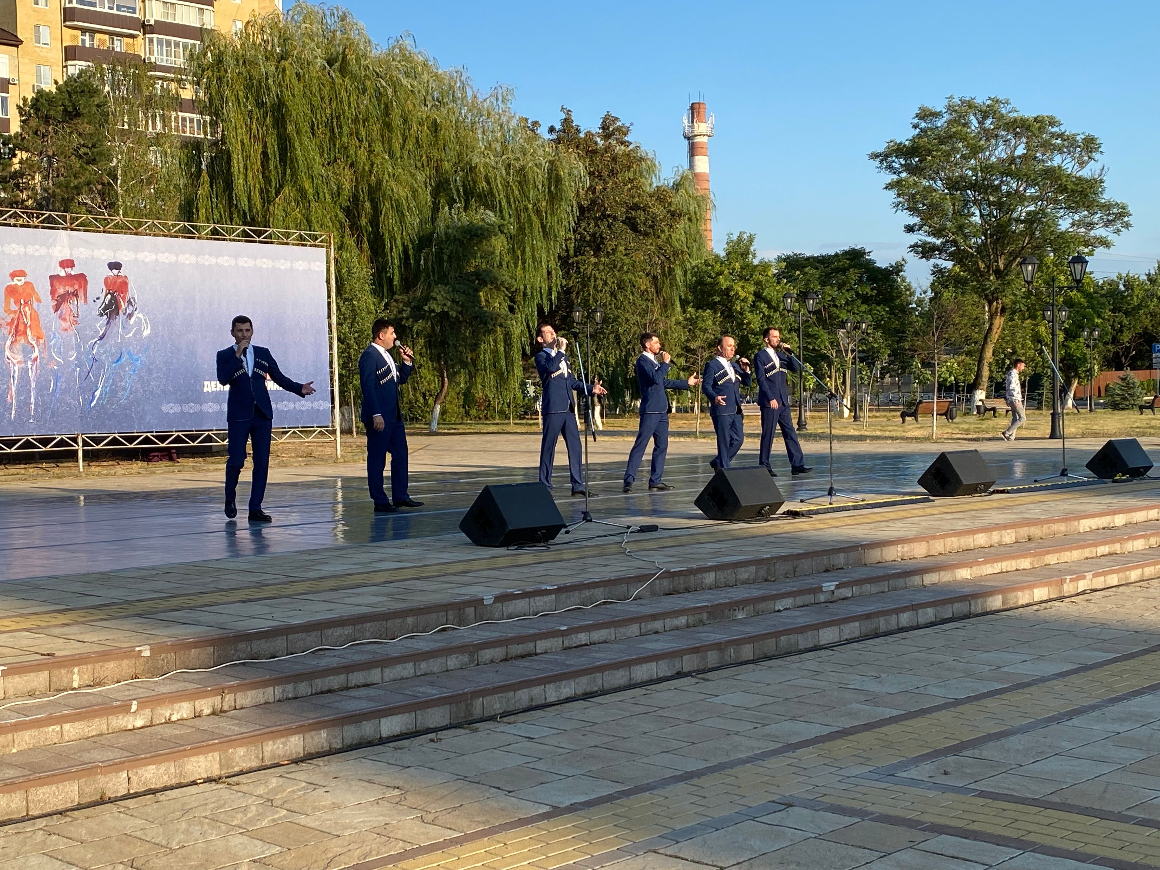 В Майкопе прошли праздничные мероприятия, посвящённые Дню репатрианта