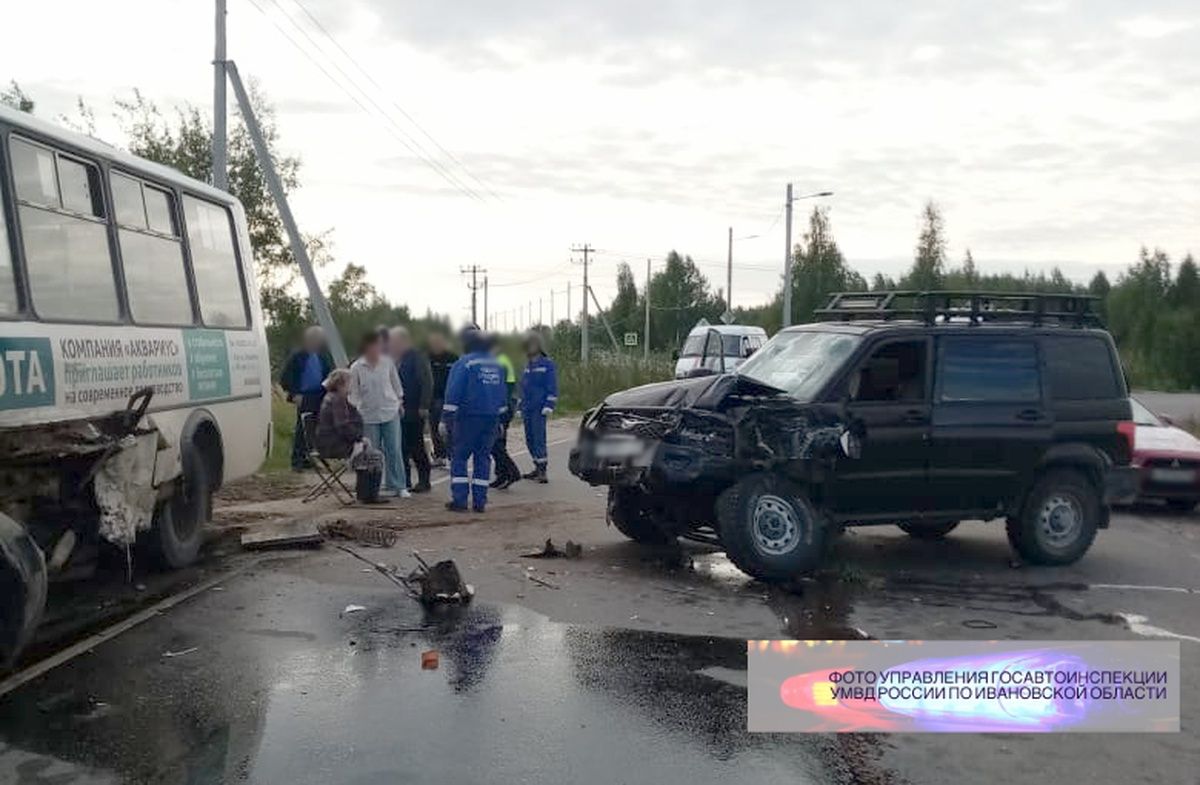 Стали известны подробности ДТП с участием автобуса и УАЗа в Ивановской области