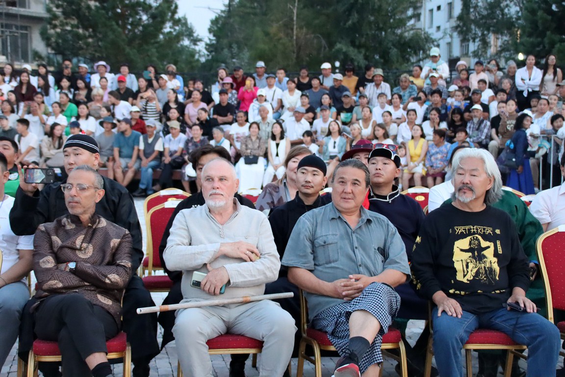 В Туве открылся юбилейный фестиваль горлового пения «Хөөмей в Центре Азии»