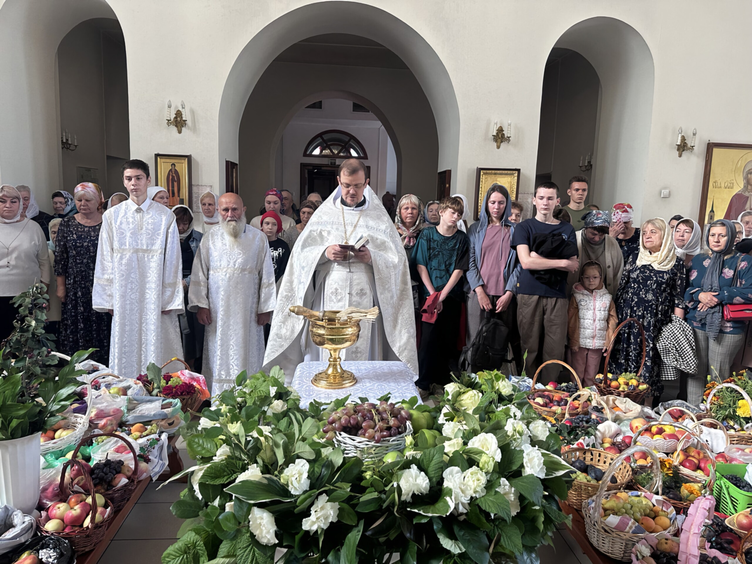 Праздник Преображения Господня в храме великомученика и целителя Пантелеимона г.Нижневартовска