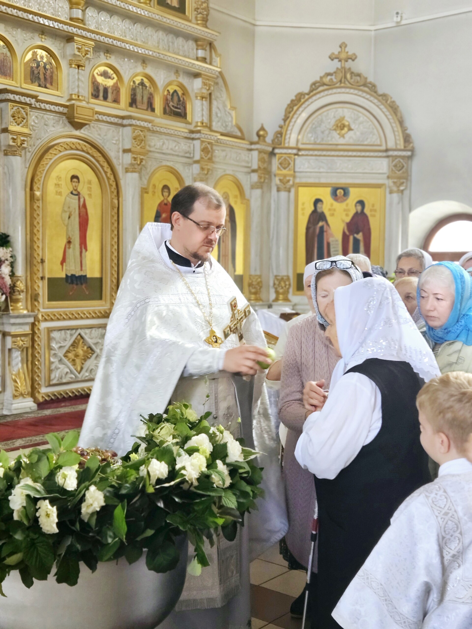 Праздник Преображения Господня в храме великомученика и целителя Пантелеимона г.Нижневартовска