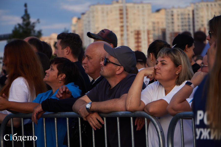 Главный праздник Кузбасса: в Кемерове День Шахтёра отмечали как на земле, так и в небе