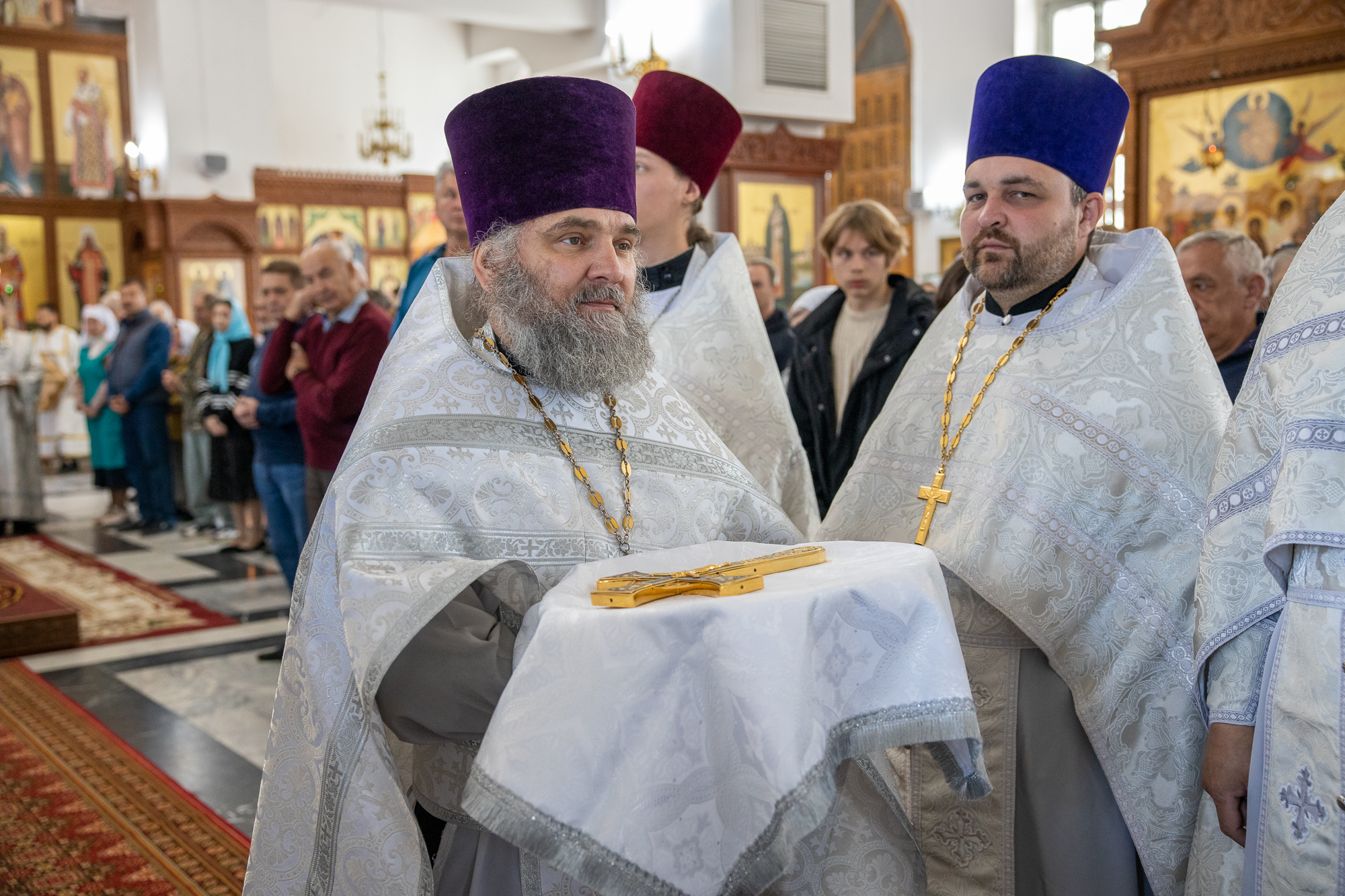 В Неделю 9-ю по Пятидесятнице митрополит Павел совершил Литургию в кафедральном соборе в честь свт. Алексия Московского г. Нягани