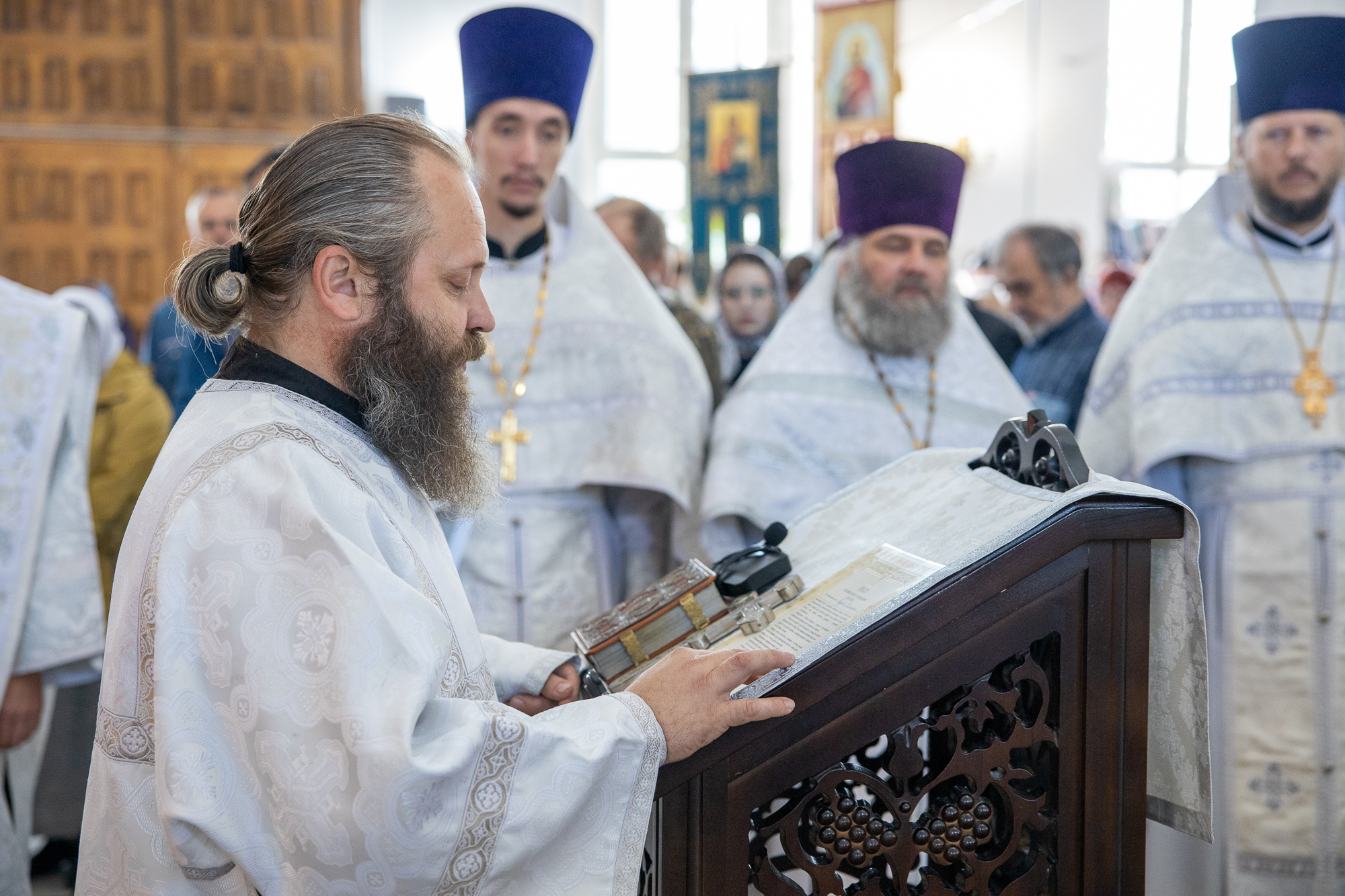 В Неделю 9-ю по Пятидесятнице митрополит Павел совершил Литургию в кафедральном соборе в честь свт. Алексия Московского г. Нягани