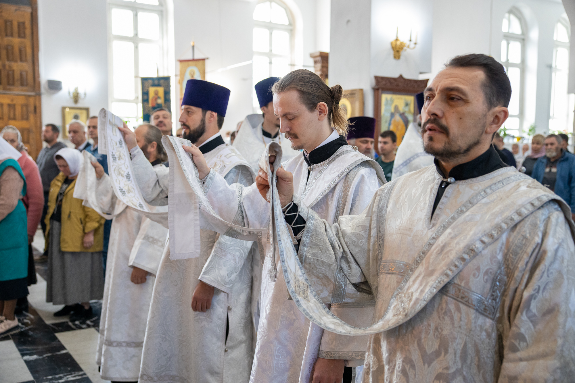 В Неделю 9-ю по Пятидесятнице митрополит Павел совершил Литургию в кафедральном соборе в честь свт. Алексия Московского г. Нягани