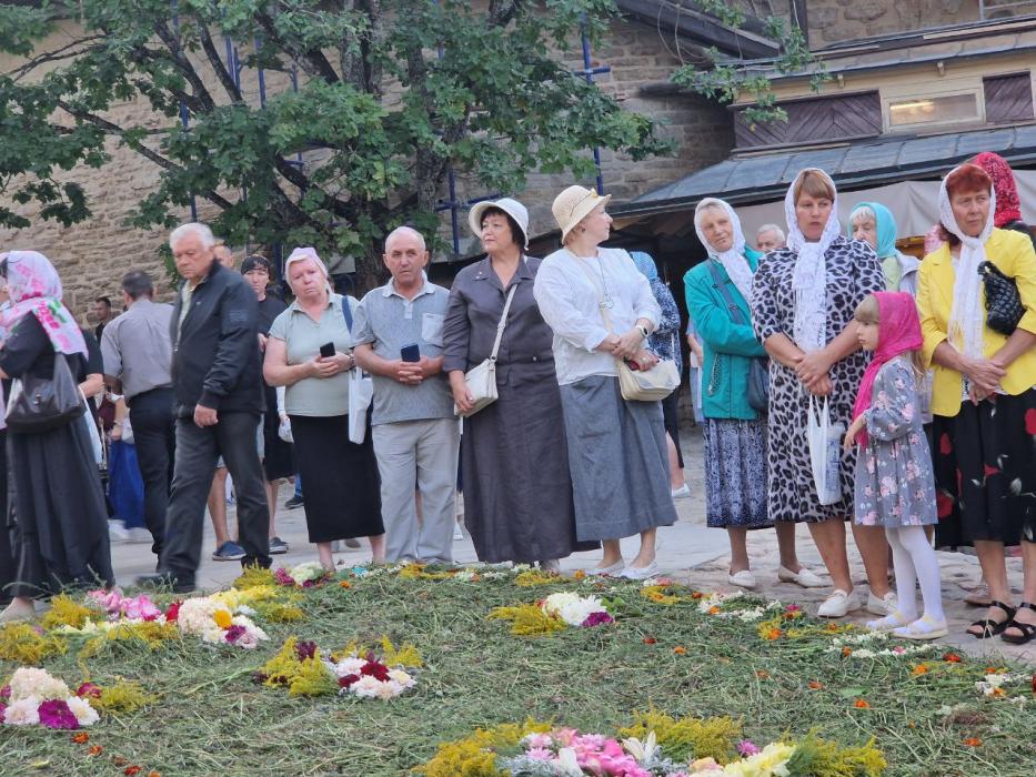 Праздничные богослужения в честь Успения Пресвятой Богородицы пройдут в Псково-Печерском монастыре