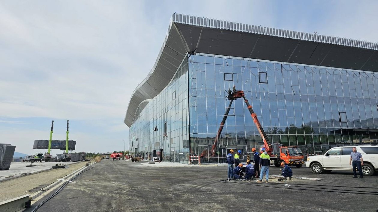 В новом терминале аэропорта в Магадане приступили к монтажу телетрапов