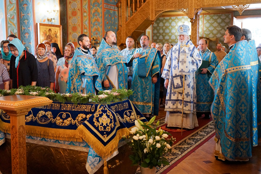 В праздник Успение Пресвятой Богородицы митрополит Герман совершил литургию в Свято-Троицком женском монастыре