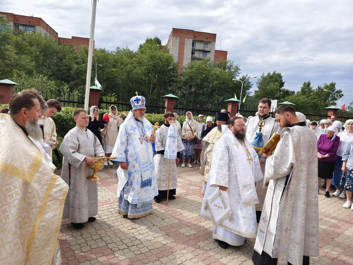 В праздник Нерукотворного Образа Спасителя архипастыри Забайкальской митрополии совершили Литургию в Спасском соборном храме в Краснокаменске