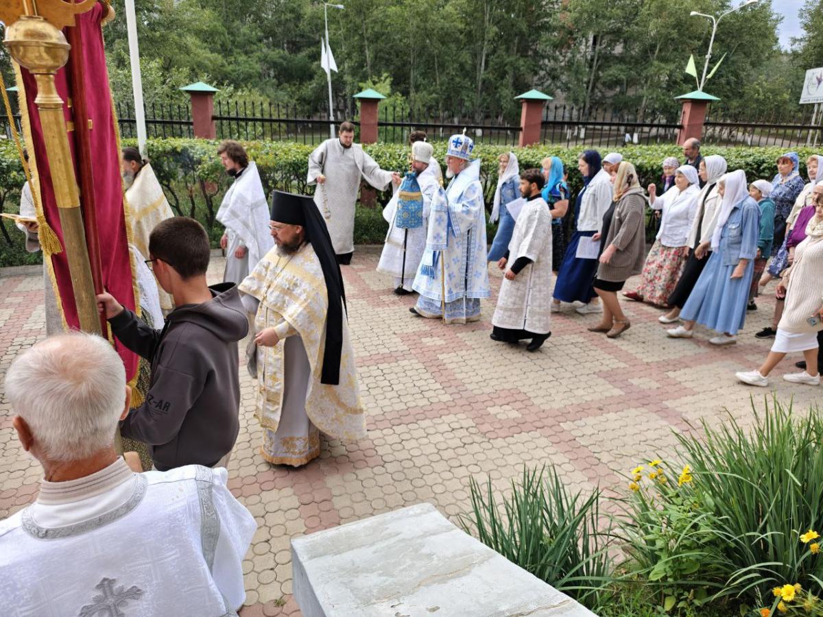 В праздник Нерукотворного Образа Спасителя архипастыри Забайкальской митрополии совершили Литургию в Спасском соборном храме в Краснокаменске