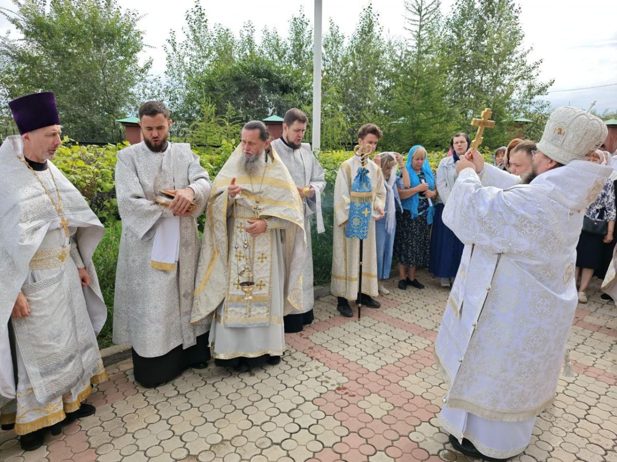 В праздник Нерукотворного Образа Спасителя архипастыри Забайкальской митрополии совершили Литургию в Спасском соборном храме в Краснокаменске