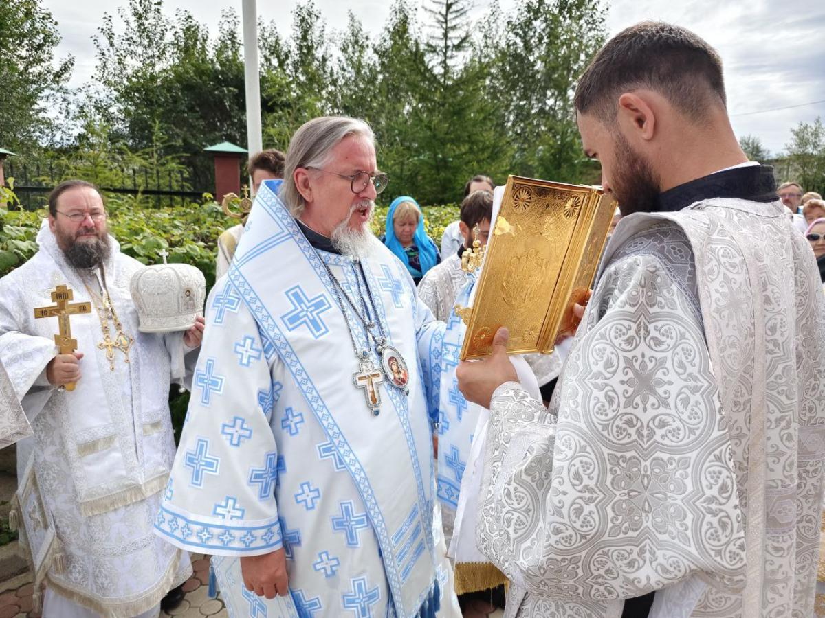 В праздник Нерукотворного Образа Спасителя архипастыри Забайкальской митрополии совершили Литургию в Спасском соборном храме в Краснокаменске