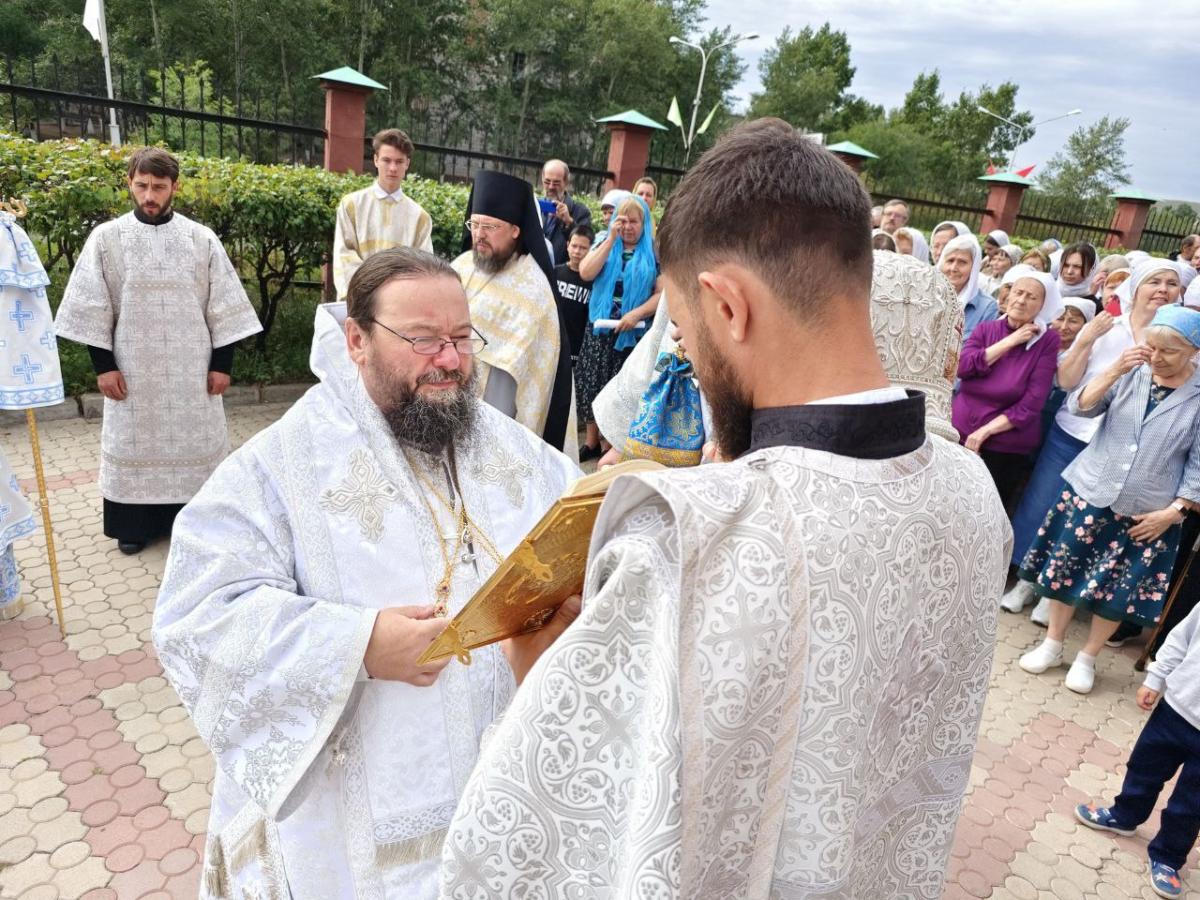 В праздник Нерукотворного Образа Спасителя архипастыри Забайкальской митрополии совершили Литургию в Спасском соборном храме в Краснокаменске