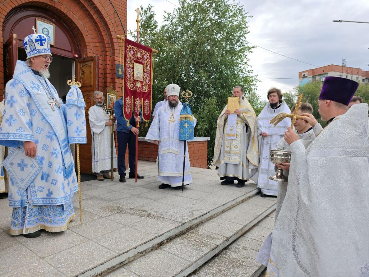 В праздник Нерукотворного Образа Спасителя архипастыри Забайкальской митрополии совершили Литургию в Спасском соборном храме в Краснокаменске