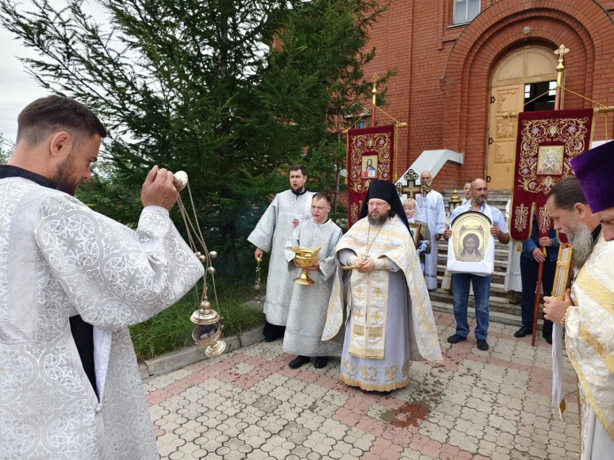 В праздник Нерукотворного Образа Спасителя архипастыри Забайкальской митрополии совершили Литургию в Спасском соборном храме в Краснокаменске