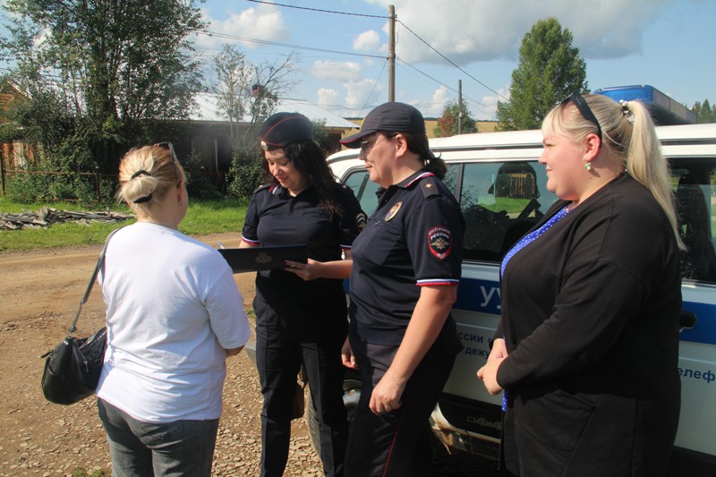 В Верещагинском городском округе полицейские посетили неблагополучные семьи