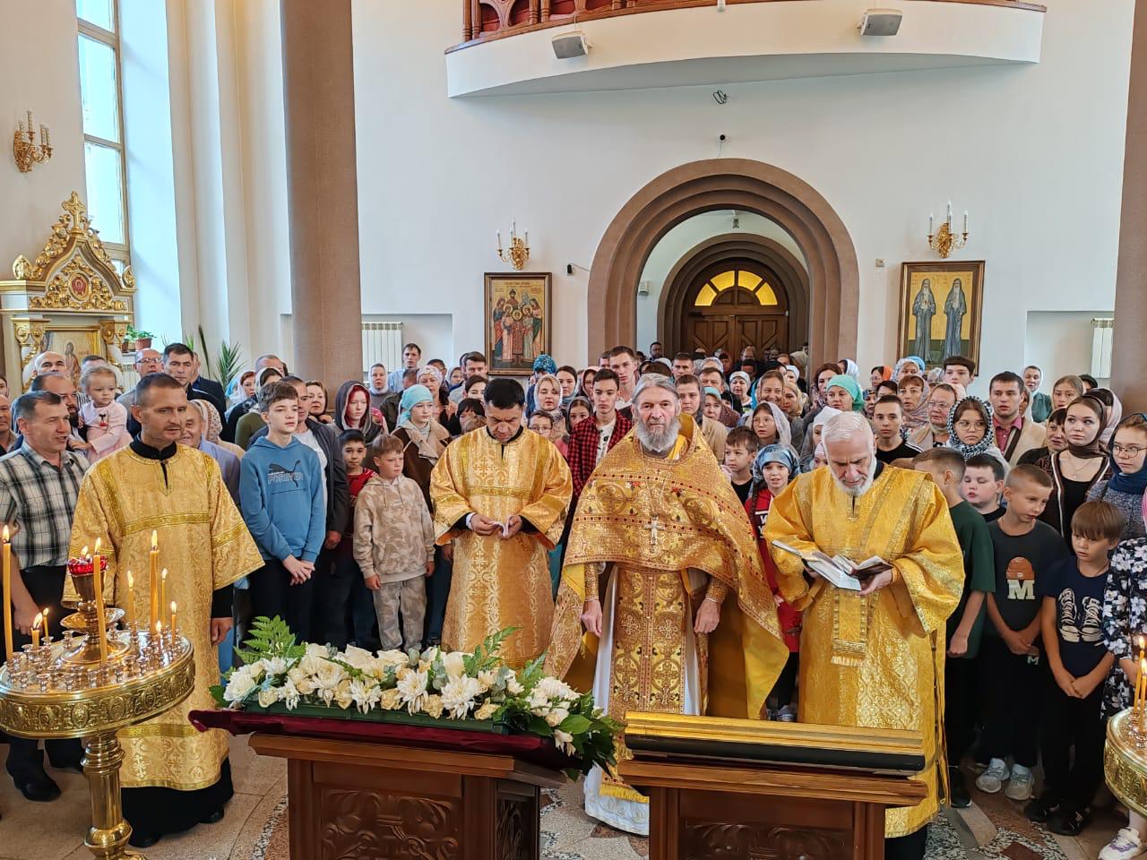 В храмах Читинской епархии благословили на успехи в новом учебном году