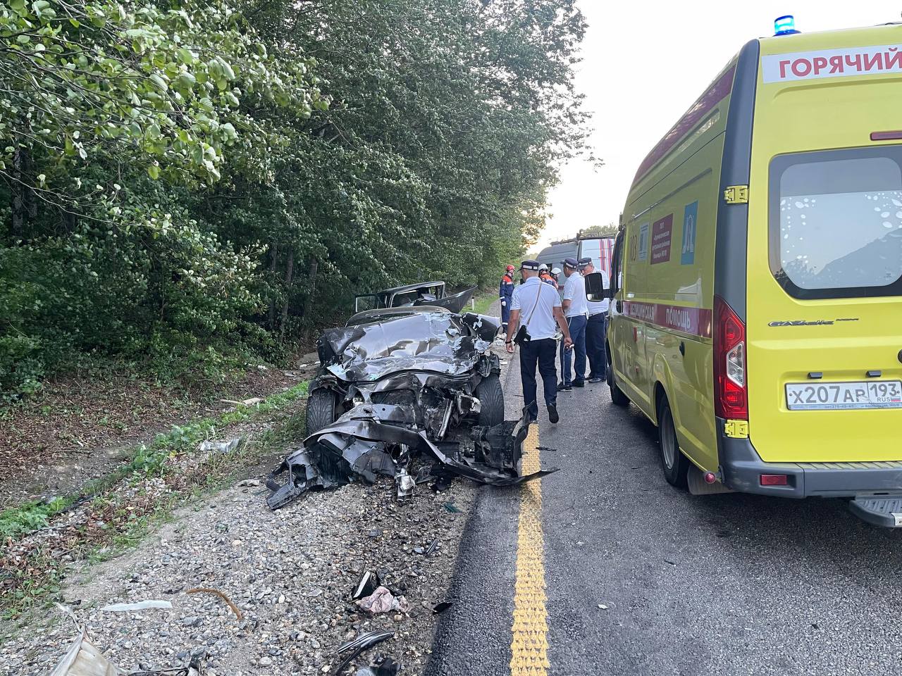 Под Горячим Ключом в лобовом ДТП погиб один человек и четверо пострадали