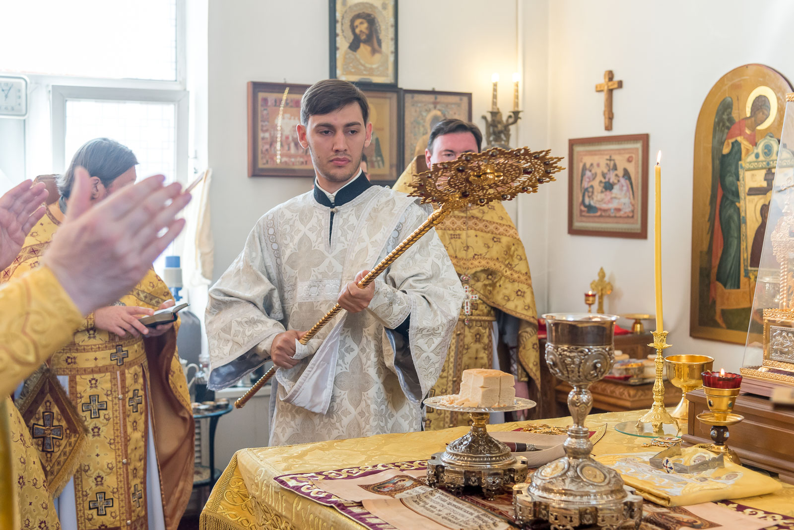 Митрополит Иоанн совершил Божественную литургию в домовом храме Белгородской семинарии