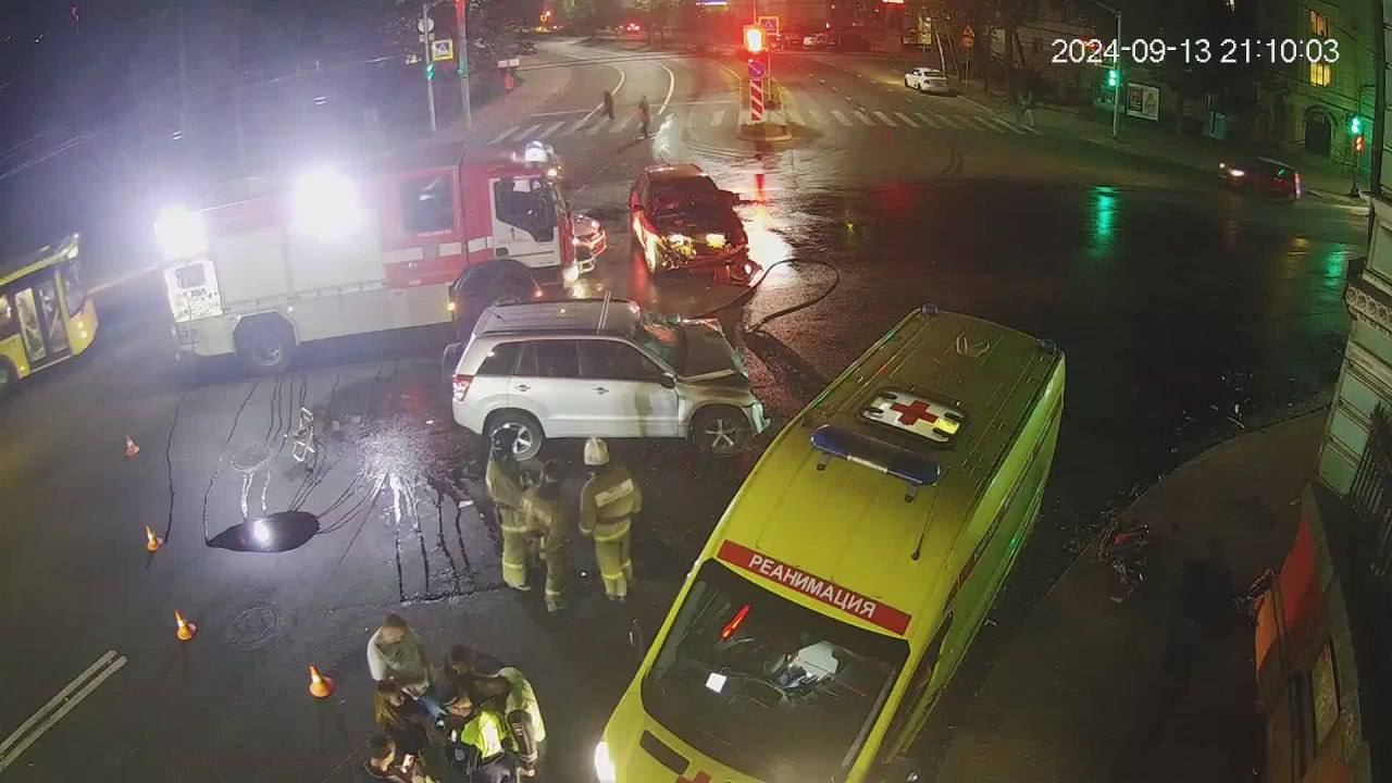 Двое взрослых и трое детей пострадали в крупном ДТП в центре Ярославля