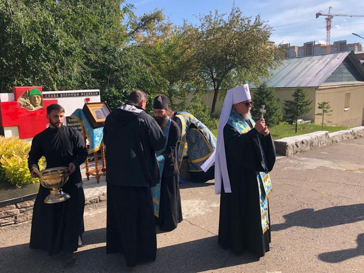 В Чите чудотворный список Казанской иконы Божией Матери был доставлен в военный госпиталь