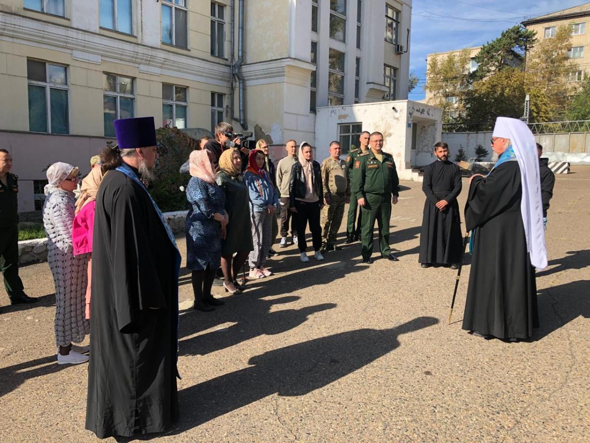 В Чите чудотворный список Казанской иконы Божией Матери был доставлен в военный госпиталь