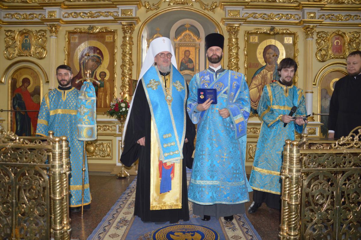 В кафедральном соборе в Чите совершены богослужения перед чудотворным списком Казанской иконы Божией Матери