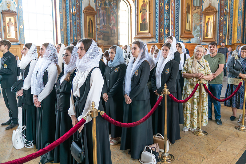 В праздник Собора Воронежских святых митрополит Воронежский и Лискинский Сергий возглавил Божественную литургию в сослужении Преосвященных Архипастырей и сонма духовенства