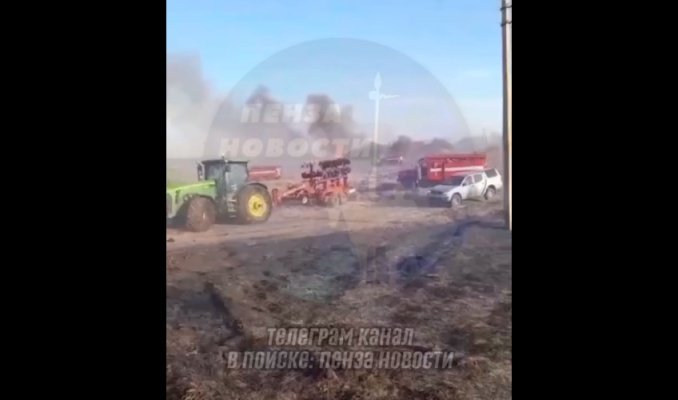 В Сердобском районе огонь от травы перекинулся на строения