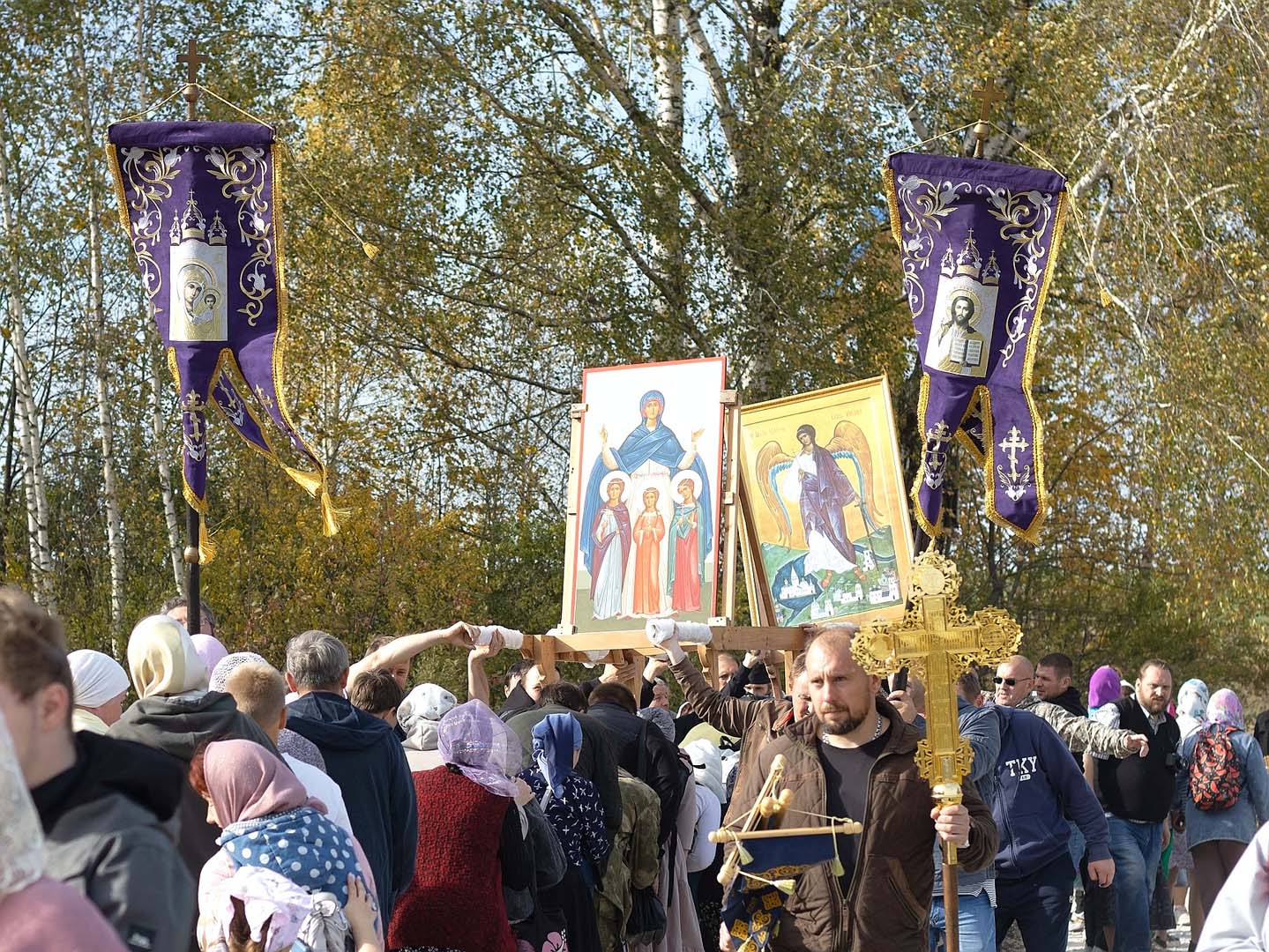 В ежегодном крестном ходе вокруг города Ворсма Павловского благочиния приняли участие более 100 человек