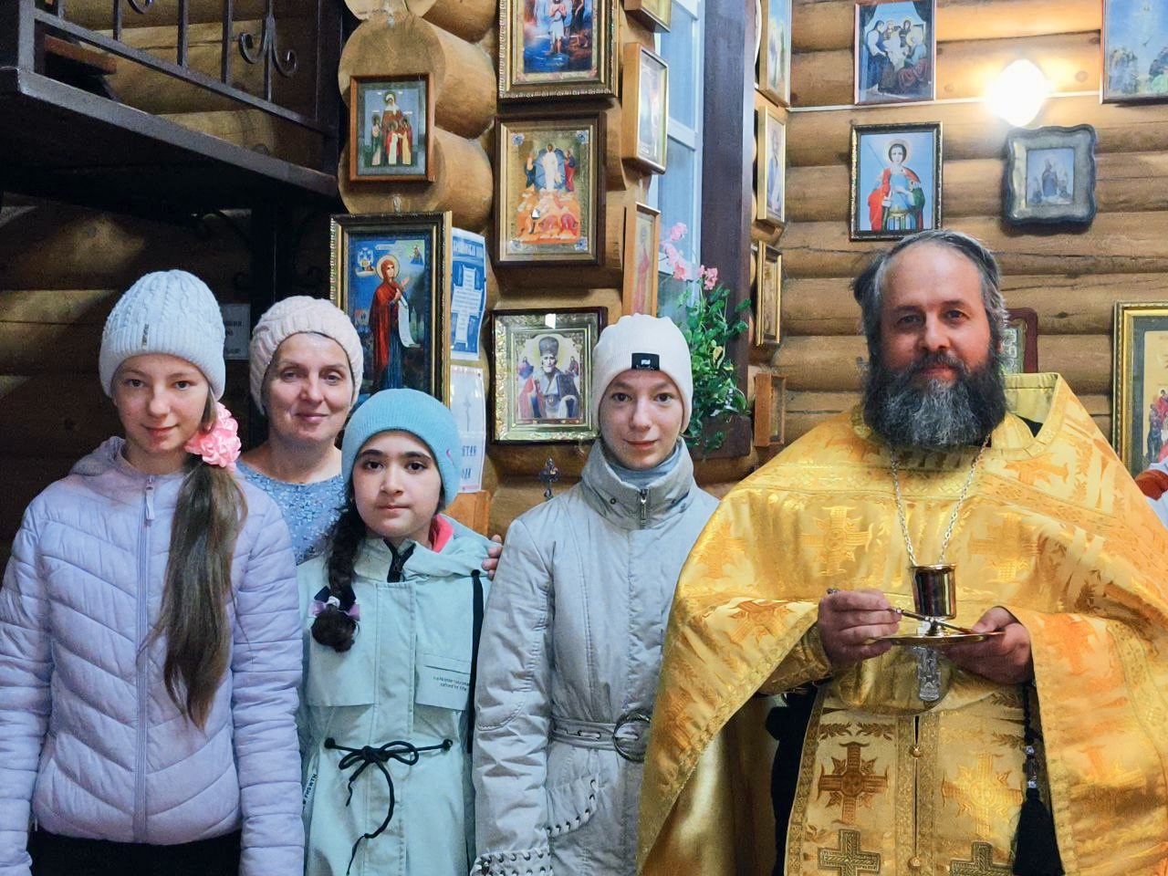 В Воскресной школе д. Шапша возобновились занятия