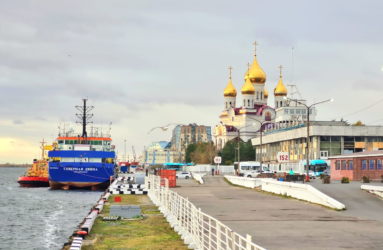 Митрополит Корнилий 5 октября совершил всенощное бдение в Архангельске