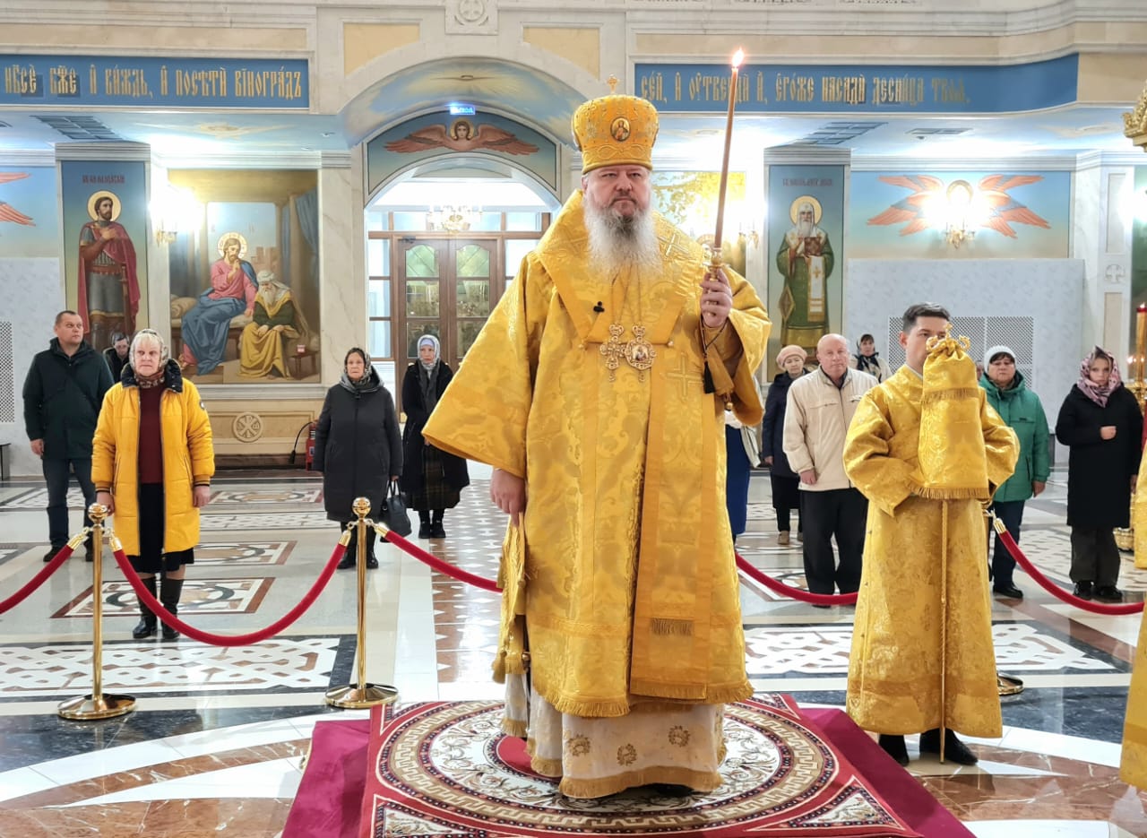 Митрополит Корнилий 5 октября совершил всенощное бдение в Архангельске