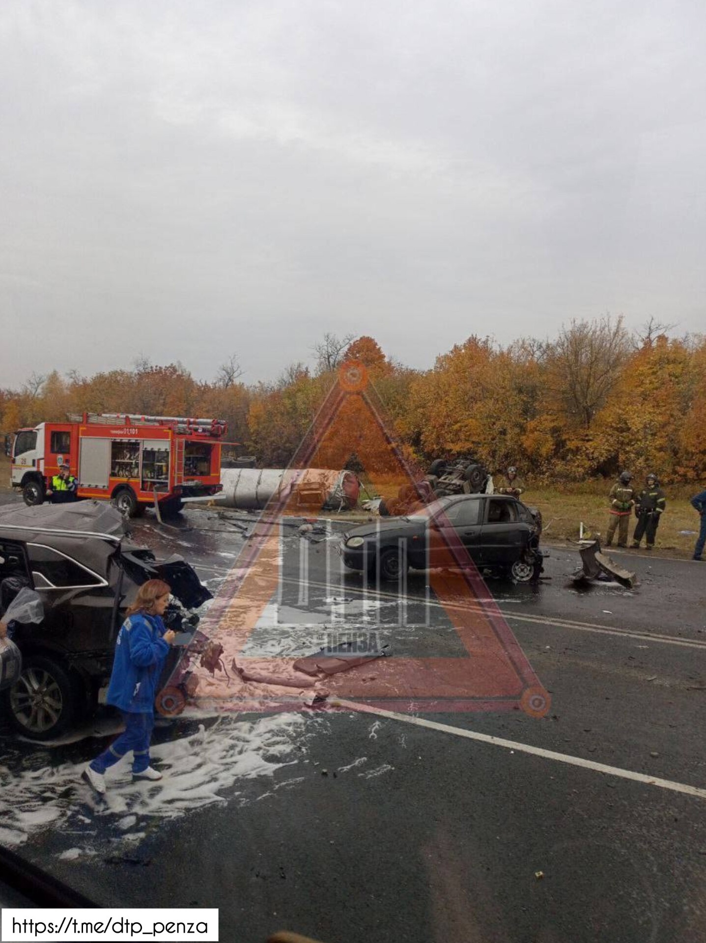 В Сети появились жесткие кадры ДТП под Каменкой с тремя машинами