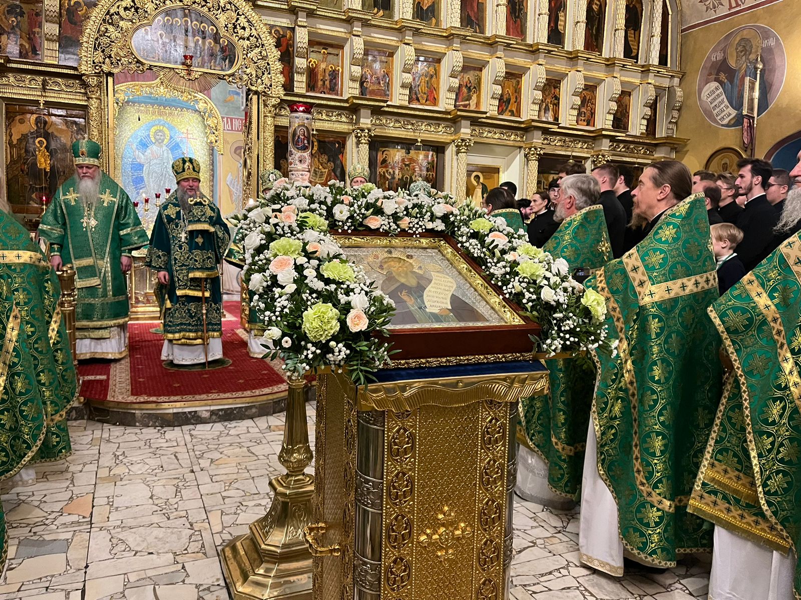 «Преподобный Сергий Радонежский – наш герой»: митрополит Екатеринбургский и Верхотурский Евгений возглавил Божественную литургию в Покровском храме Московской духовной академии