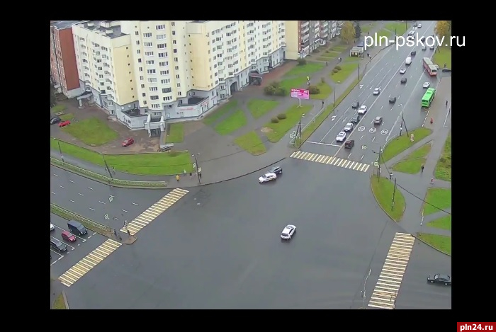 Пять столкновений на улицах Пскова попали на видео за сутки