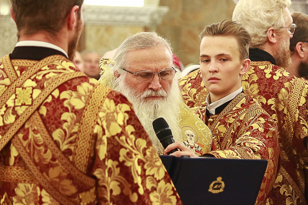 Митрополит Евгений совершил Божественную литургию в Челябинском кафедральном соборе Рождества Христова