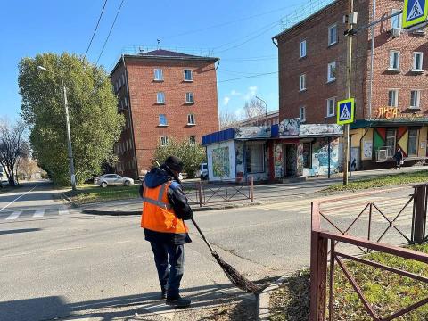 Во всех районах Иркутска провели комплексную уборку улиц