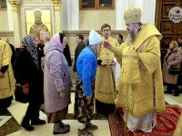 Митрополит Серафим совершил вечерню в Спасском кафедральном соборе Пензы. Фоторепортаж