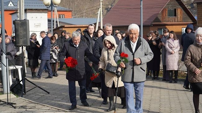 В Горно-Алтайске состоялся митинг, посвященный Дню памяти жертв политических репрессий