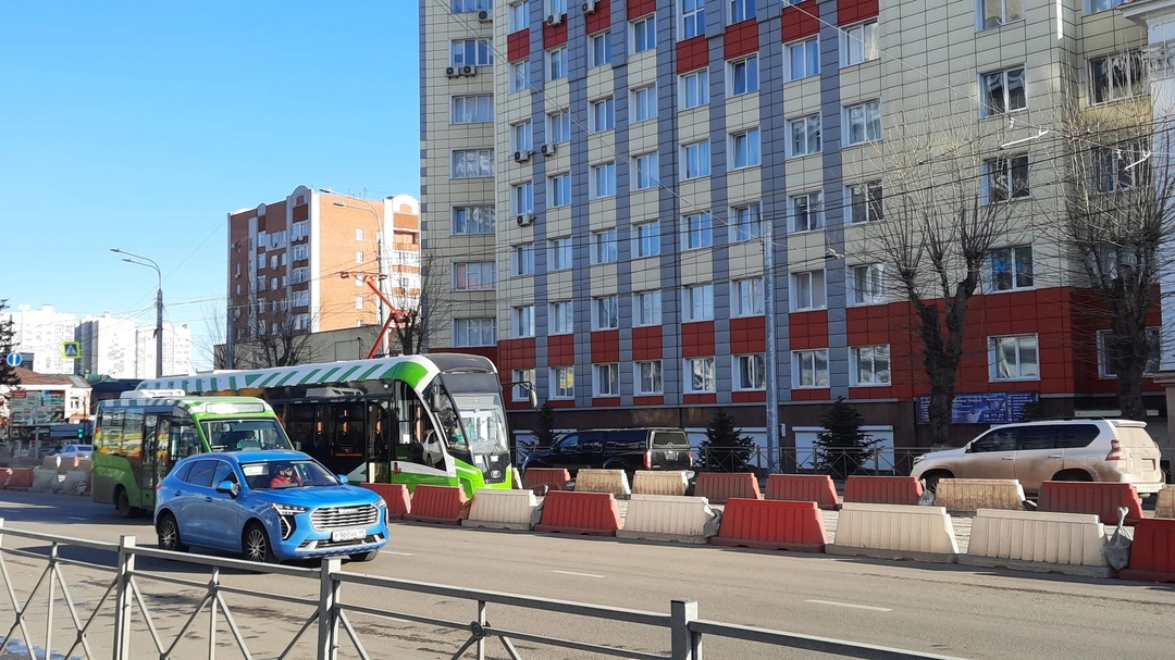 В Курске проходит реконструкция трамвайных путей, изменение схемы движения автобусов