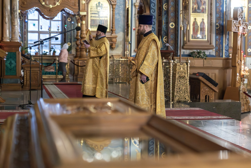 Епископ Воронежский и Лискинский Леонтий совершил богослужение в Благовещенском кафедральном соборе