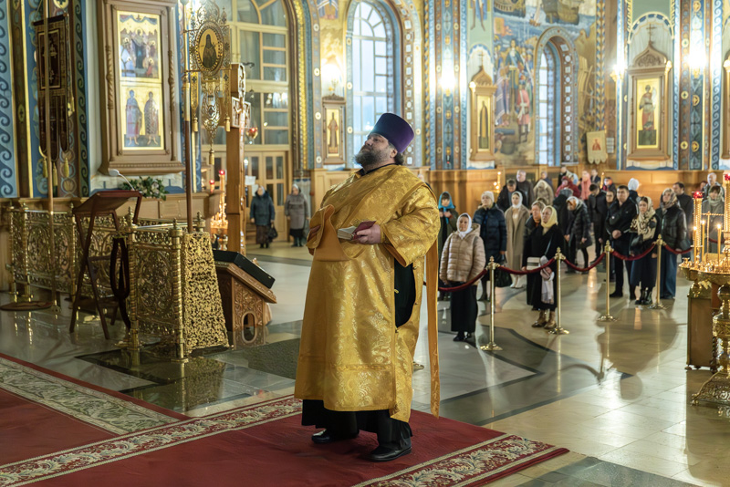 Епископ Воронежский и Лискинский Леонтий совершил богослужение в Благовещенском кафедральном соборе