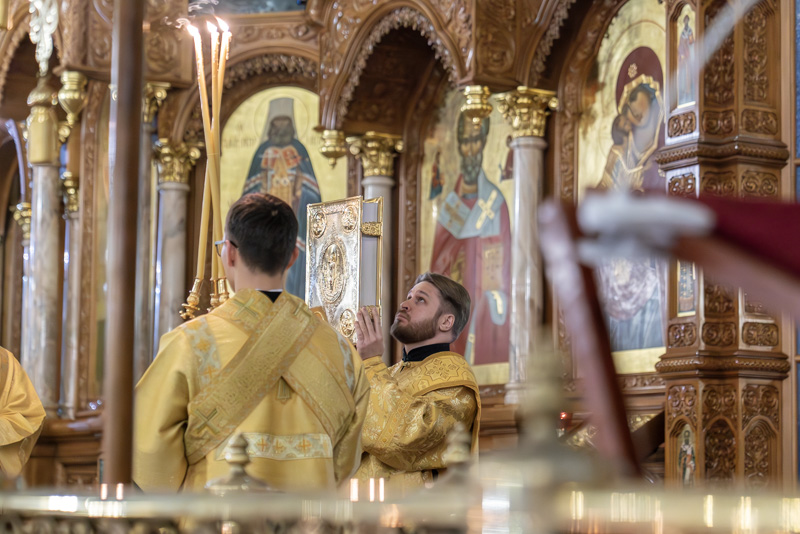 Епископ Воронежский и Лискинский Леонтий совершил богослужение в Благовещенском кафедральном соборе