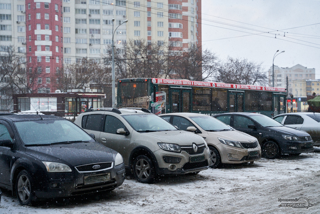 В Екатеринбурге женщина сбила мальчика на дворовой парковке