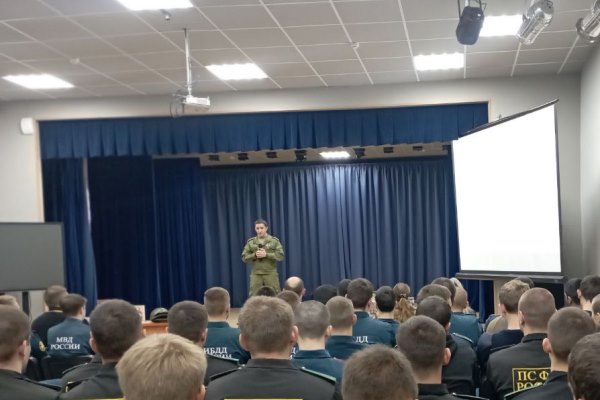 В военно-патриотическом уроке «Долг. Честь. Родина» приняли участие кадеты УИС