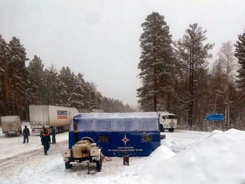 На дорогах Забайкалья спасатели развернули пункты обогрева